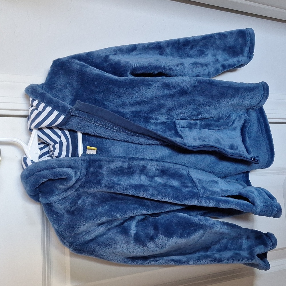 Super cute and cozy zip up